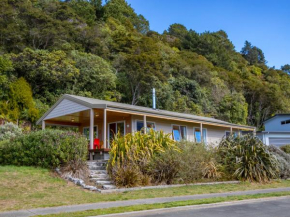 Sandy Feet Retreat - Marahau Holiday Home